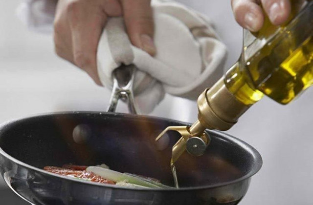 EL ACEITE DE OLIVA EN LA COCINA ESPAÑOLA