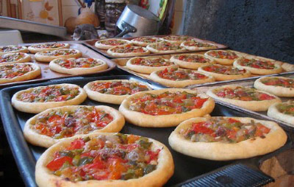 RECETAS CON ACEITE DE OLIVA. «COQUES» CON TOMATE