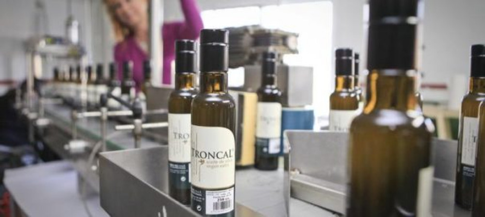 OLIS RIBES PRESENTA UN NUEVO ACEITE ELABORADO EN SU FINCA DE PENÀGUILA
